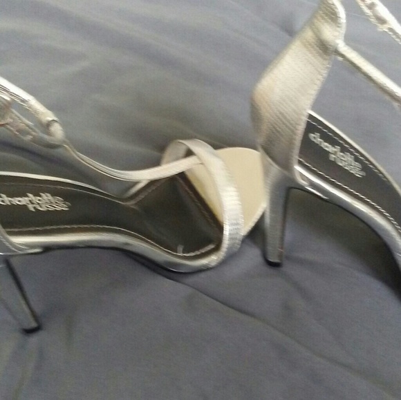 Shoes - Picture 3 of 4